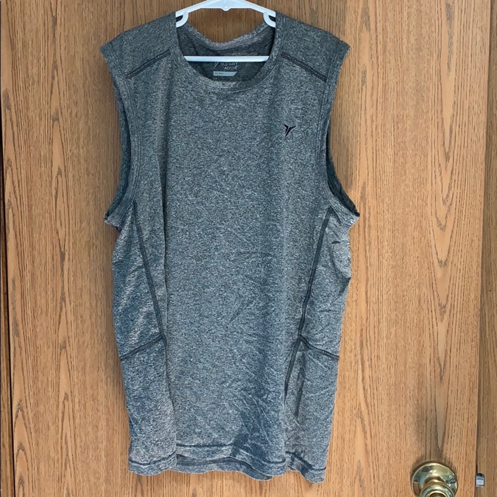 Old Navy sleeveless performance wear T-shirt